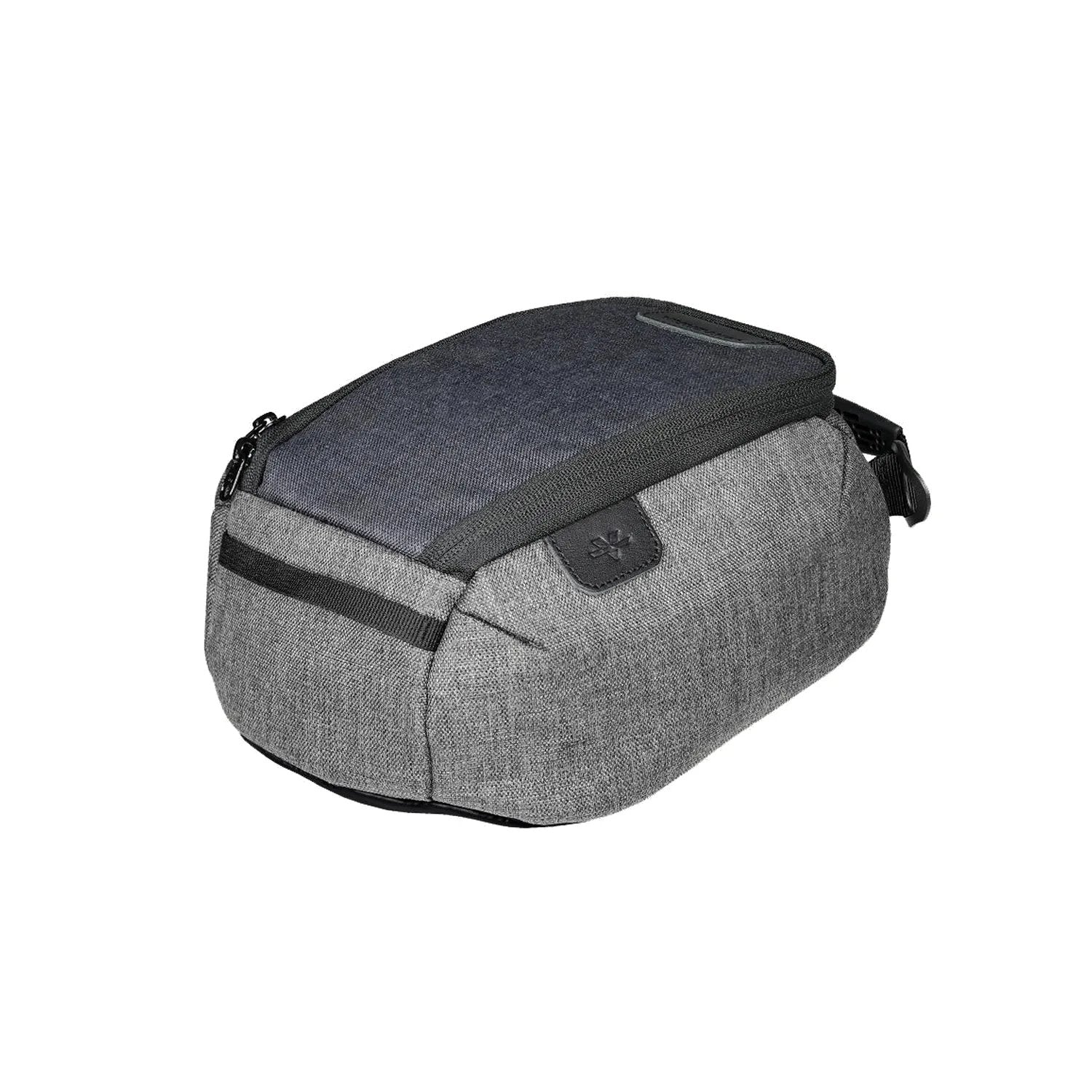 Viaterra DownTown tank bag fitted to a motorcycle fuel tank